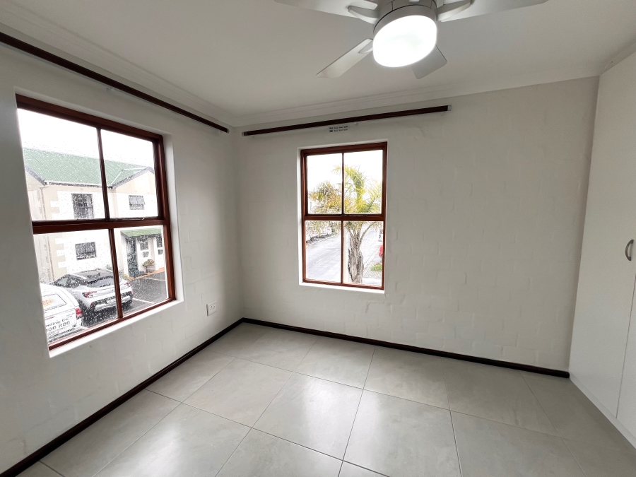 To Let 2 Bedroom Property for Rent in Parklands Western Cape
